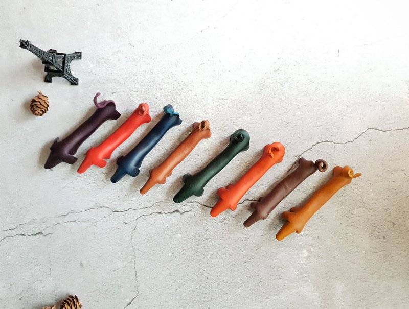 YF05_手作文創 臘腸狗鑰匙圈  旺旺旺吊飾、鑰匙圈 - 鑰匙圈/鑰匙包 - 真皮 多色