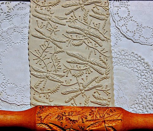 Engraved Rolling Pins Embossing Rolling Pin, Engraved rolling pin with dragonfly for embossed cookies.