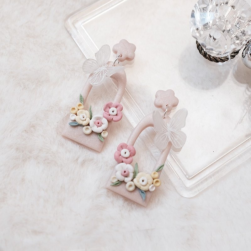 Soft pottery earrings earrings forest flowers leaf heat shrinkable butterfly simple small fresh pink ins style gift - Earrings & Clip-ons - Clay Pink