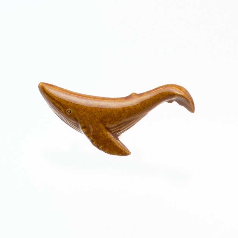 ceramics brooch whale brown - Brooches - Pottery Brown