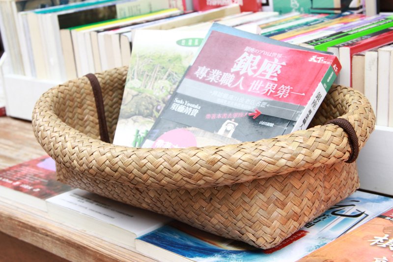 rush storage basket - ชั้นวาง/ตะกร้า - พืช/ดอกไม้ สีนำ้ตาล