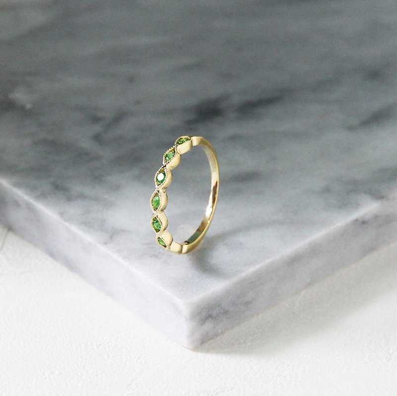 Art Deco Natural Tsavorite 18K Vintage Ball Edge Ring Colorful Stone Gemstone Ring - General Rings - Gemstone Green