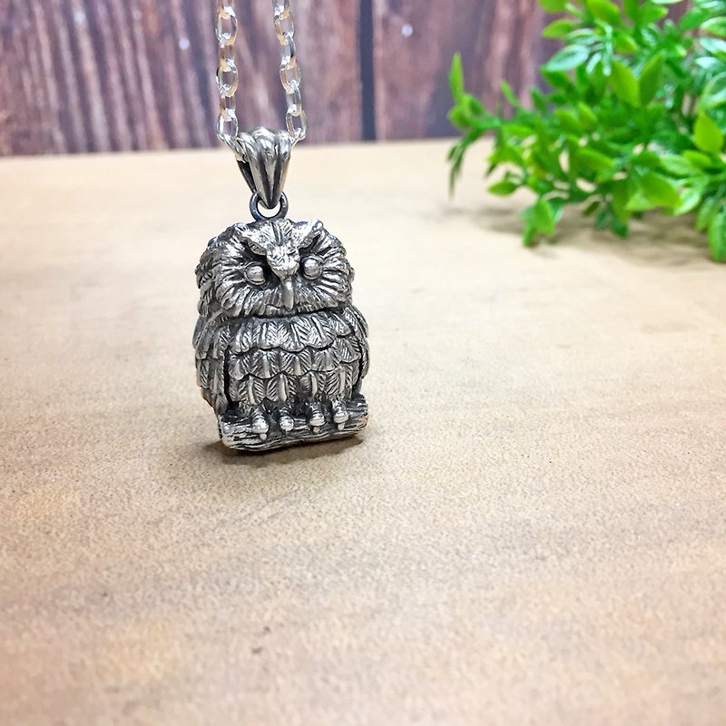 Realistic Owl Silver necklace - สร้อยคอ - เงินแท้ สีเงิน