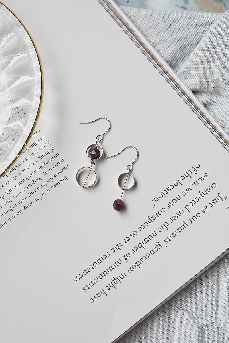 ZHU. Handmade earrings | Pomegranate circle (Christmas gift / natural stone / ear clip) - Earrings & Clip-ons - Stone 
