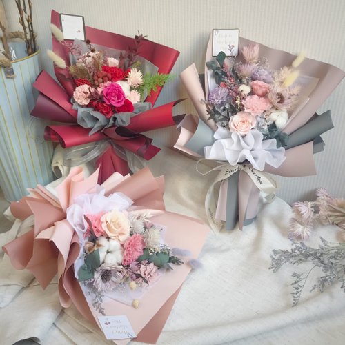 Mysterious forest 迷蹤森林 溫暖祝福康乃馨永生花束 母親節花束 永生花 乾燥花束