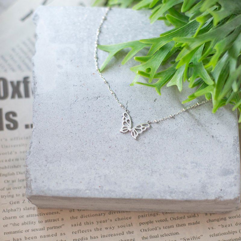 ::Flying Magic:: Popular Necklace Butterfly Sterling Silver Necklace - สร้อยคอ - เงินแท้ สีเงิน