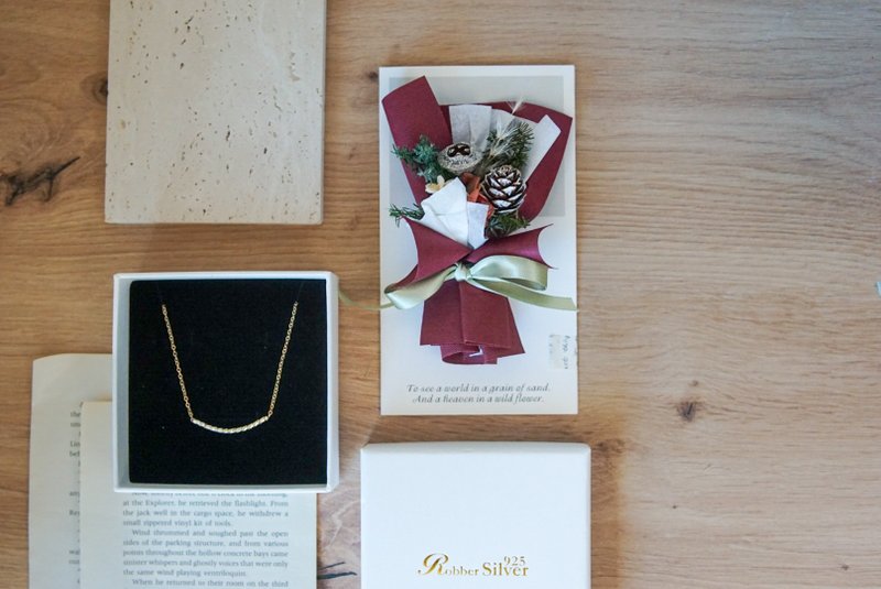 Christmas bouquet card + 14KGF gold-filled smile light necklace - Necklaces - Plants & Flowers Multicolor