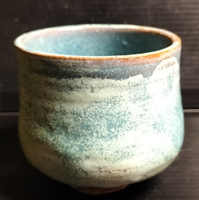Broken tea cup - Teapots & Teacups - Pottery 