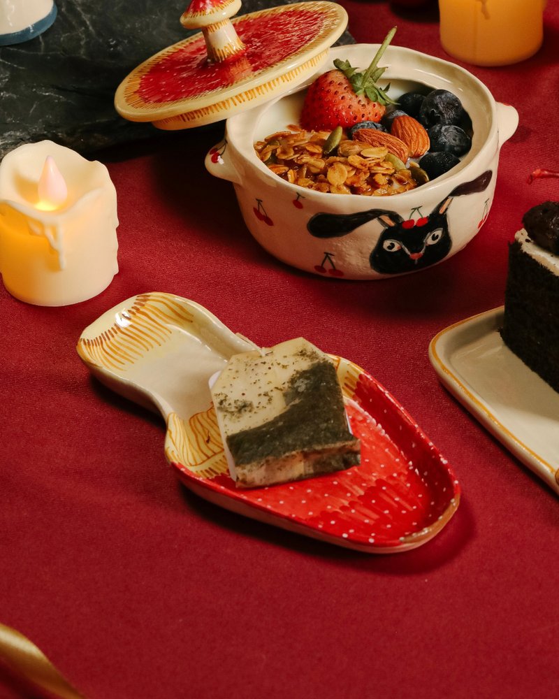 Ceramic Mushroom Tea Bag Plate - 花瓶/花器 - 陶 紅色