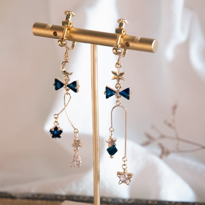 Tibetan sapphire bow earrings, asymmetric gold- Clip-On, earrings, and pin earrings - ต่างหู - โลหะ สีทอง