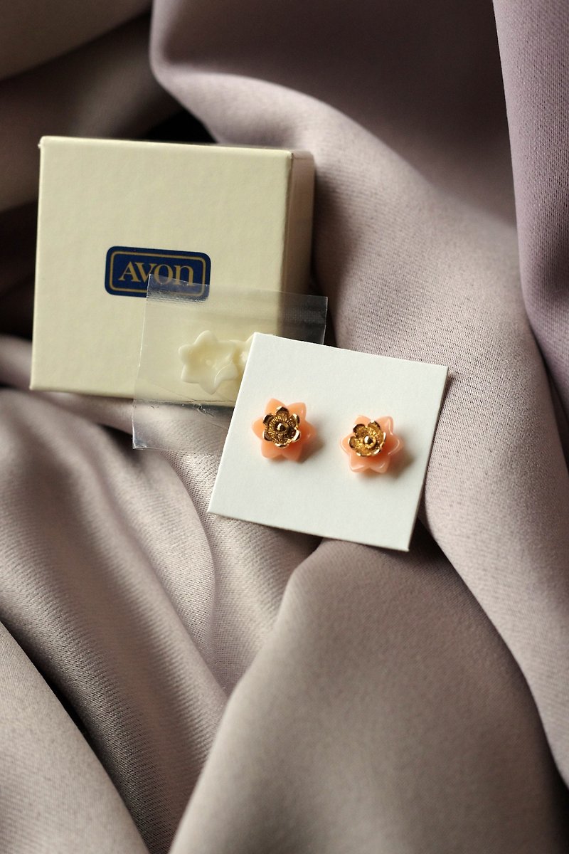 Old and Good Antique Jewelry Vintage 1983 Pink Orange White Flower Needle Earrings Replaceable P124 - ต่างหู - โลหะ สีทอง