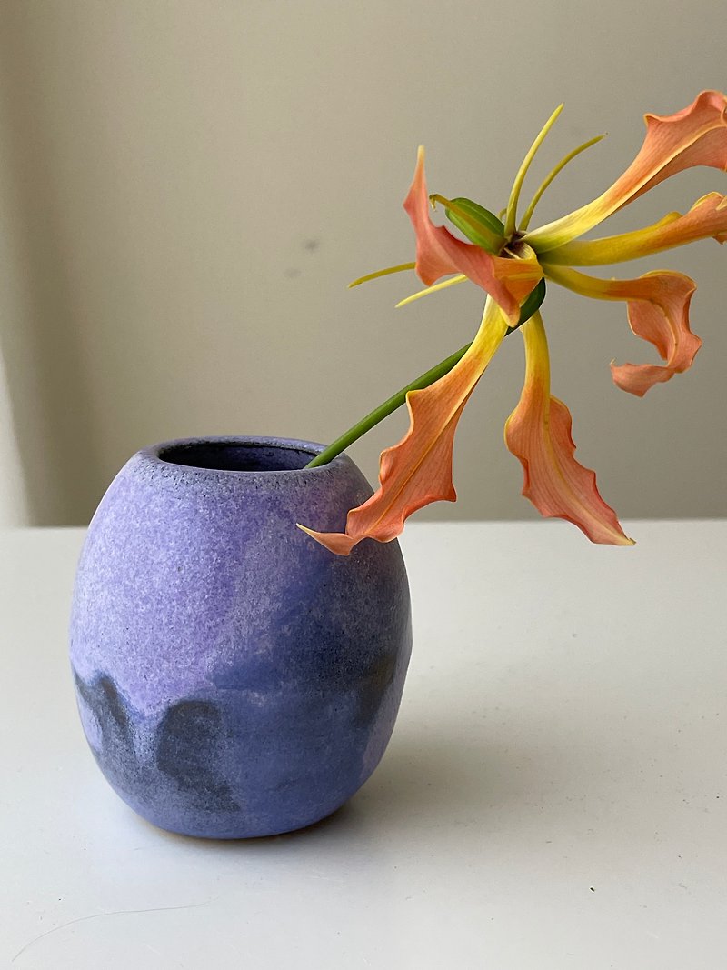星空小蛋花瓶 - 花瓶 - 陶 紫色