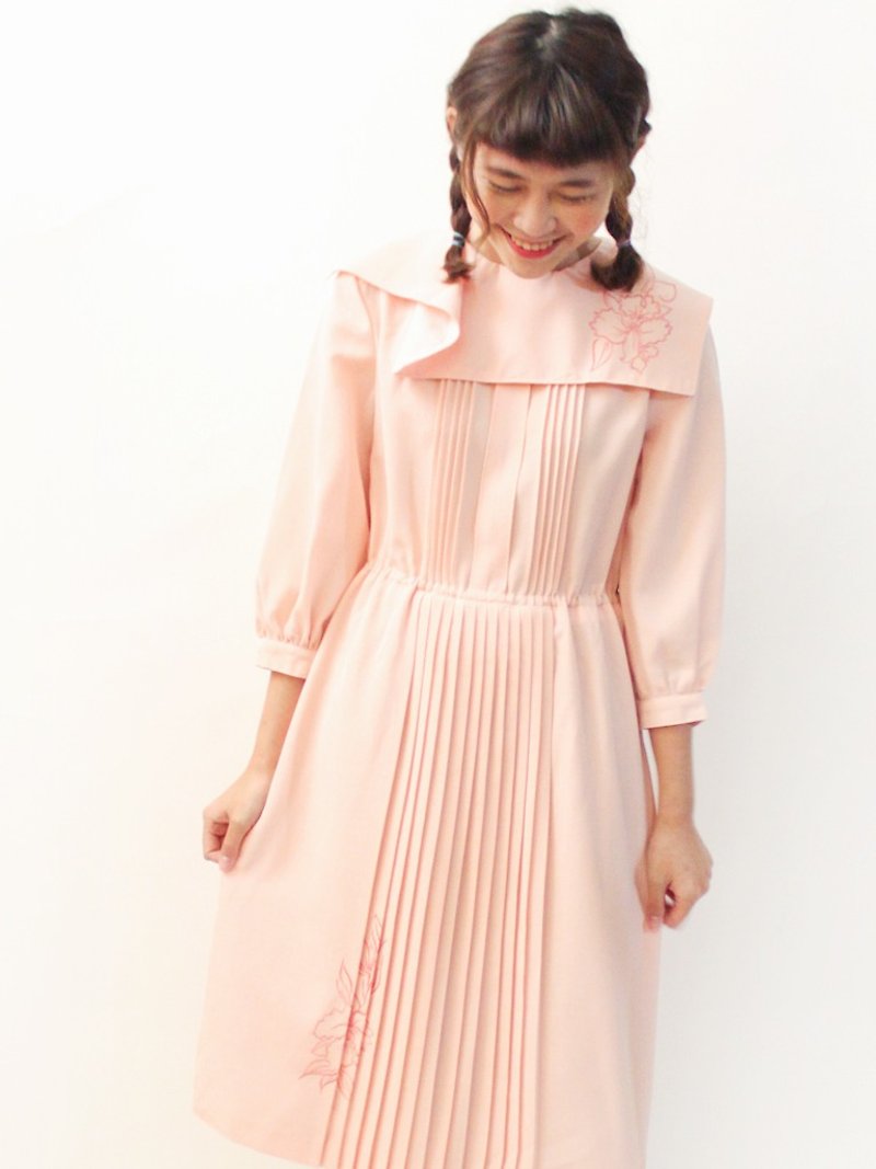 Retro early spring sweet cute big lapel flower embroidery pink hundred fold long sleeve vintage dress - ชุดเดรส - เส้นใยสังเคราะห์ สึชมพู