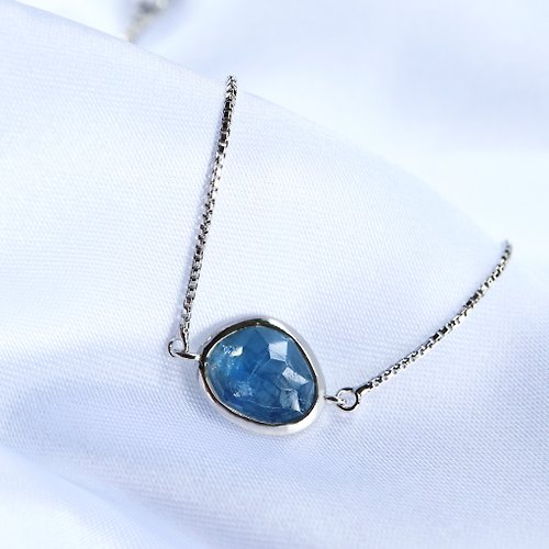 Keeva Jewellery 藍晶石 純銀 水晶 手鏈 •Healing Crystal •