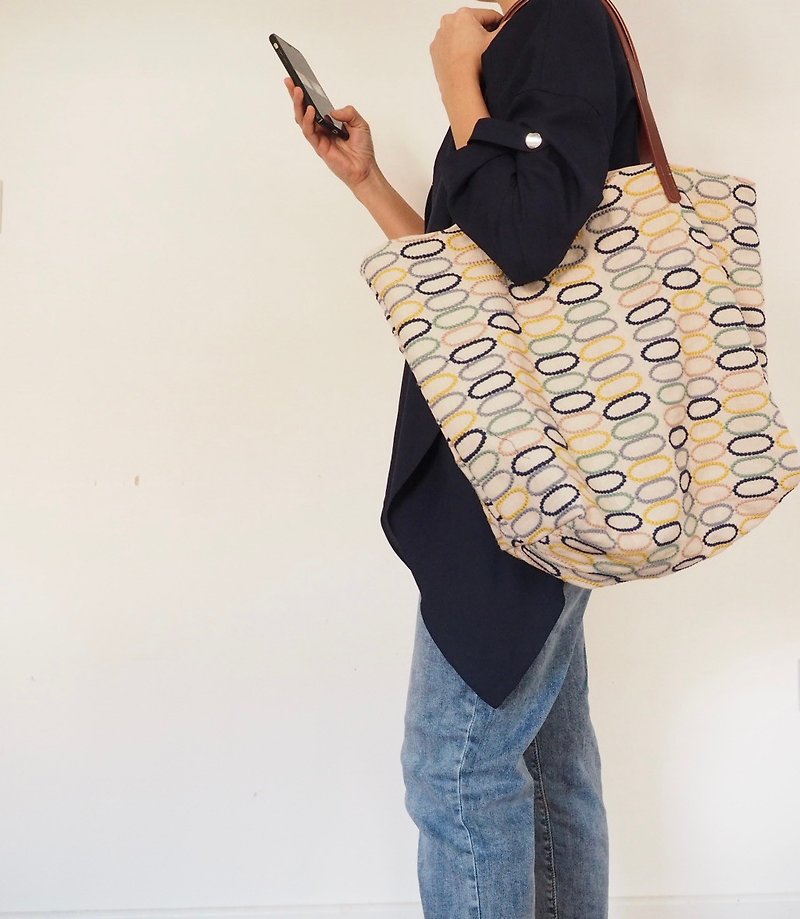 Handmade canvas bag made with vintage embroidery tote bag - Messenger Bags & Sling Bags - Cotton & Hemp Multicolor