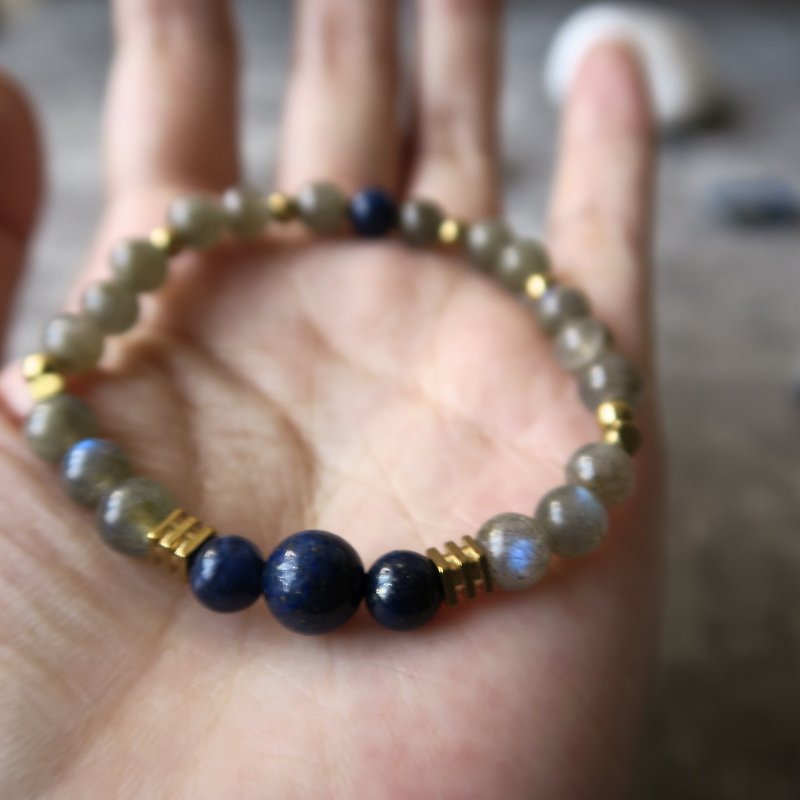 • [spiritual flash blue] was elongated stone hands (gray Moonstone). Lapis lazuli. Bronze. Suitable gender neutral lap Bracelet - Bracelets - Gemstone Gray