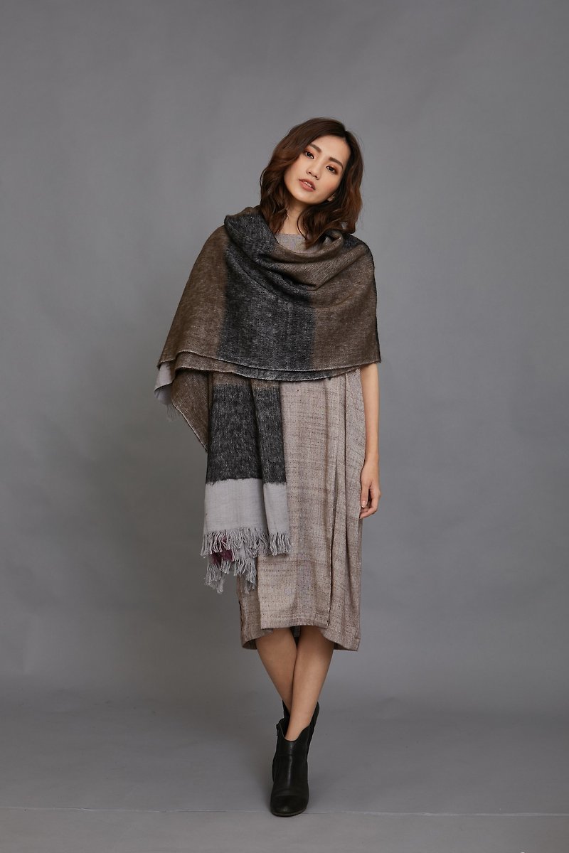 冬暮氂牛混棉圍巾-黑紫-公平貿易 - 圍巾/披肩 - 其他材質 多色