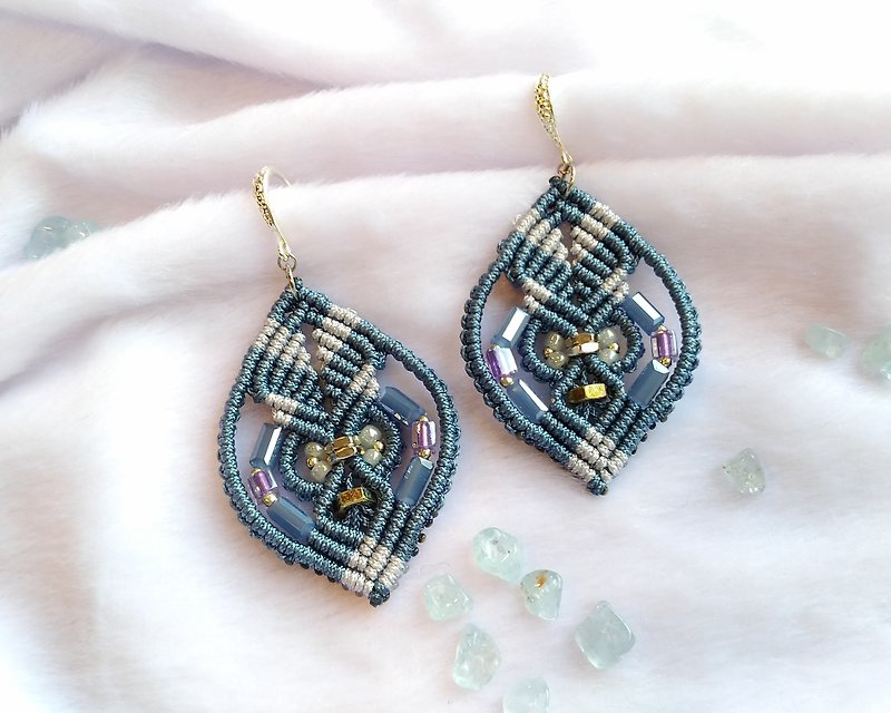 E022-Hand-woven olive-shaped earrings elegant lady gray - Earrings & Clip-ons - Nylon Gray