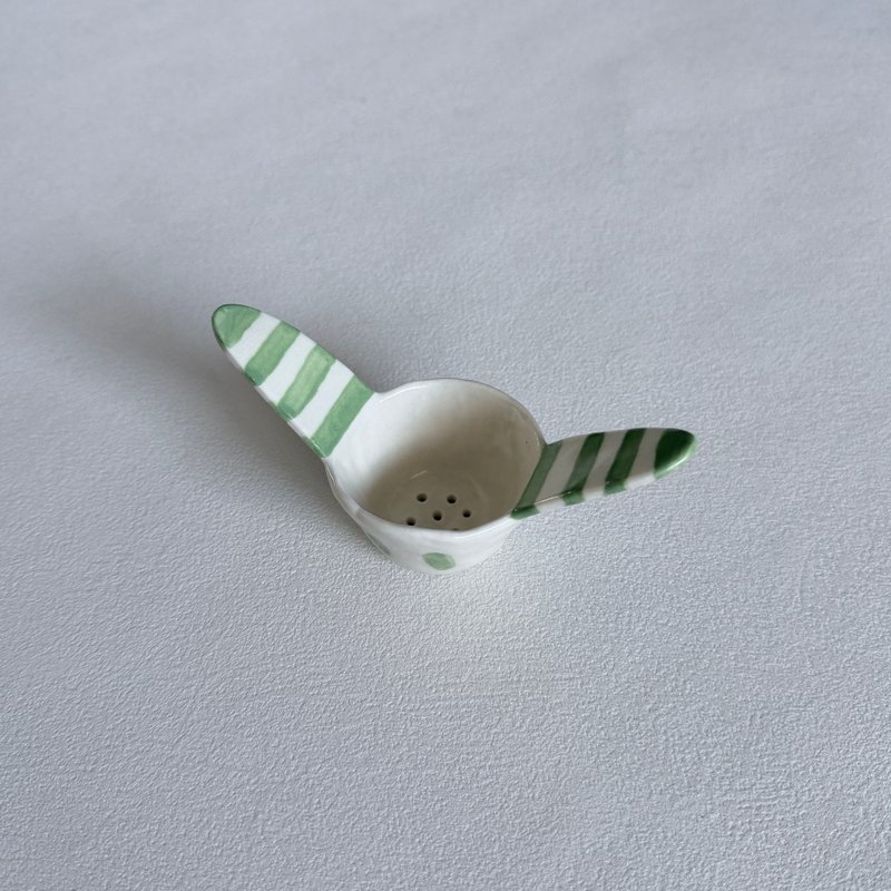 Handmade Tea Infuser / Unfinished Island - Floating Tea Strainer - Teapots & Teacups - Pottery 