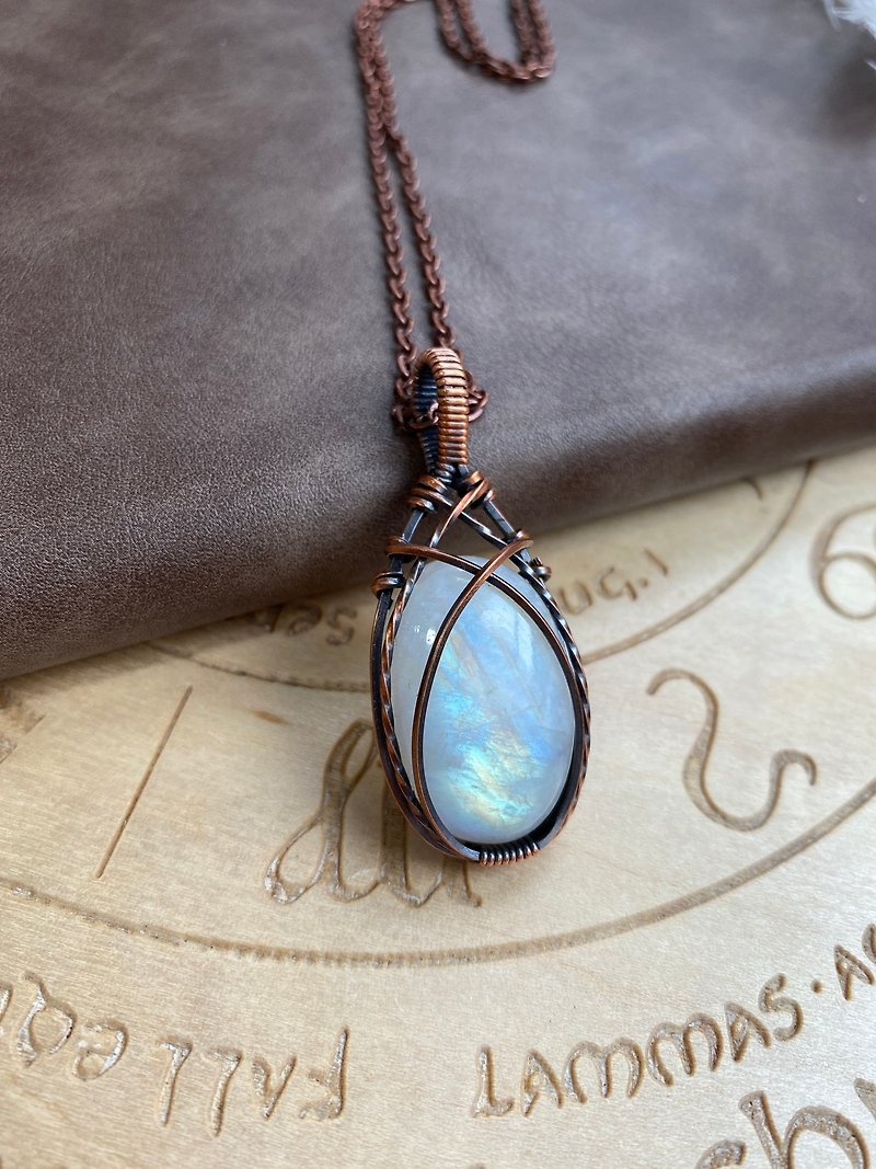 WW87 All hand-woven winding copper wire vintage old wire wrap moonstone pendant