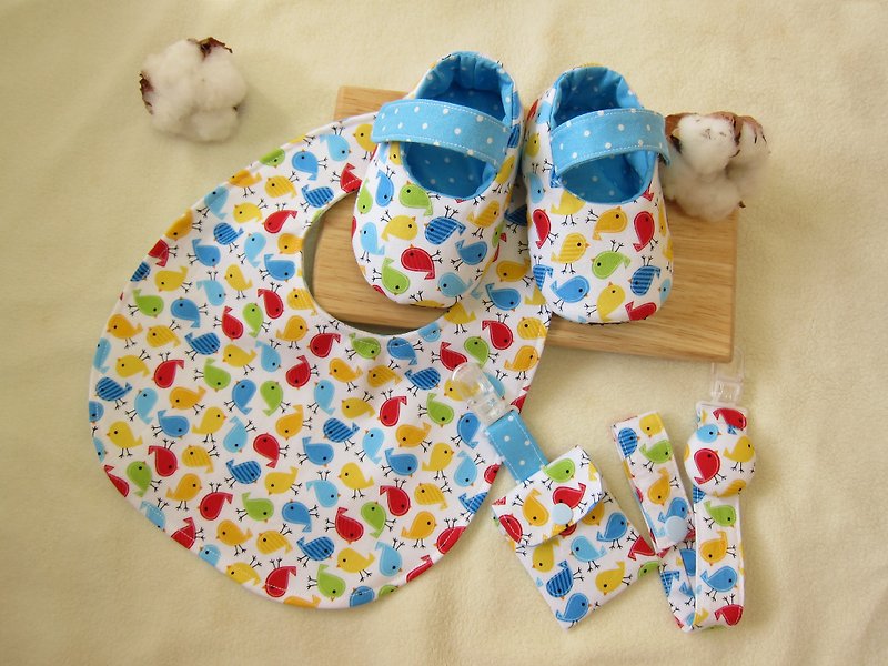 Colorful bird Mami group - baby school shoes + pacifier chain + bib + cotton small handkerchief (blue) - Baby Gift Sets - Cotton & Hemp Blue