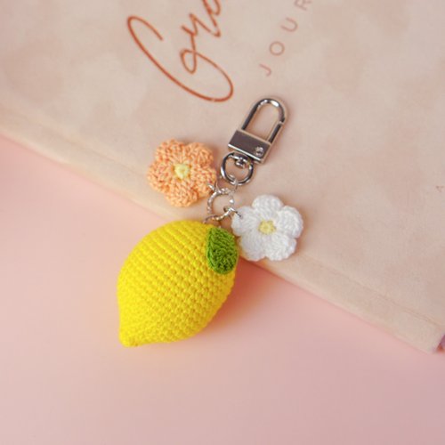 Y*。様 葉っぱ付きレモンさんのキーホルダー◎編みぐるみ 編み物キット 『Enjoy Craft あみぐるみキット レモンの