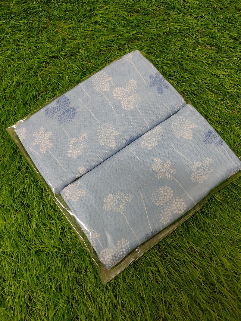 Strap towel - blue Japanese flower - Bibs - Cotton & Hemp Multicolor