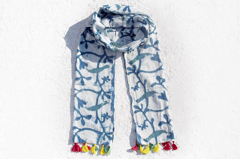 New Year gift birthday gift Valentine's Day gift limited edition a Blue Dyed hand-sewn cotton scarves / batik embroidered scarves / hand embroidery scarves / indigo hand-sewn cotton scarves - fresh forest forest happiness Bluebird - Scarves - Cotton & Hemp Blue
