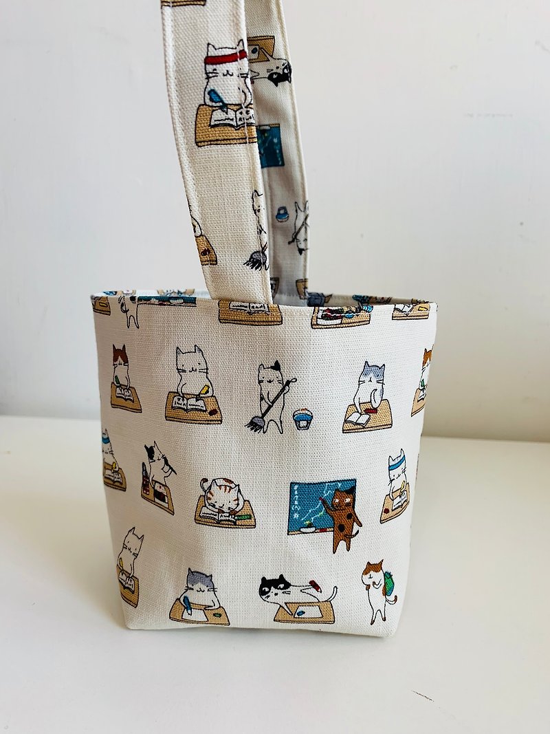 Wen Qingfeng Environmental Protection Waterproof Fat Cup Tote Bag~Good cat students carry small bags to exchange gifts - กระเป๋าถือ - ผ้าฝ้าย/ผ้าลินิน ขาว