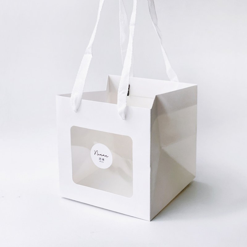 (Spot) Decent gift! Pure white texture window paper bag gift bag (small) - Gift Wrapping & Boxes - Paper White
