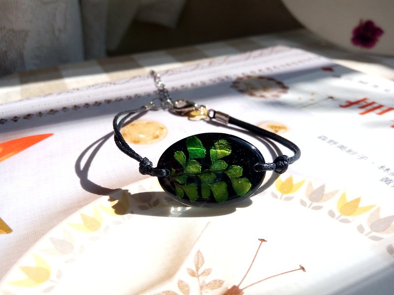 Annys workshop handmade resin bracelet, Pressed plants bracelet - Bracelets - Plastic Green