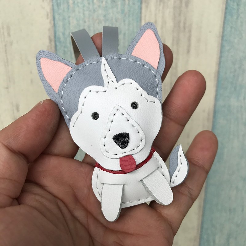 Gray/White Cute Scots Handmade Sewn Leather Charm Small Size - ที่ห้อยกุญแจ - หนังแท้ สีเทา