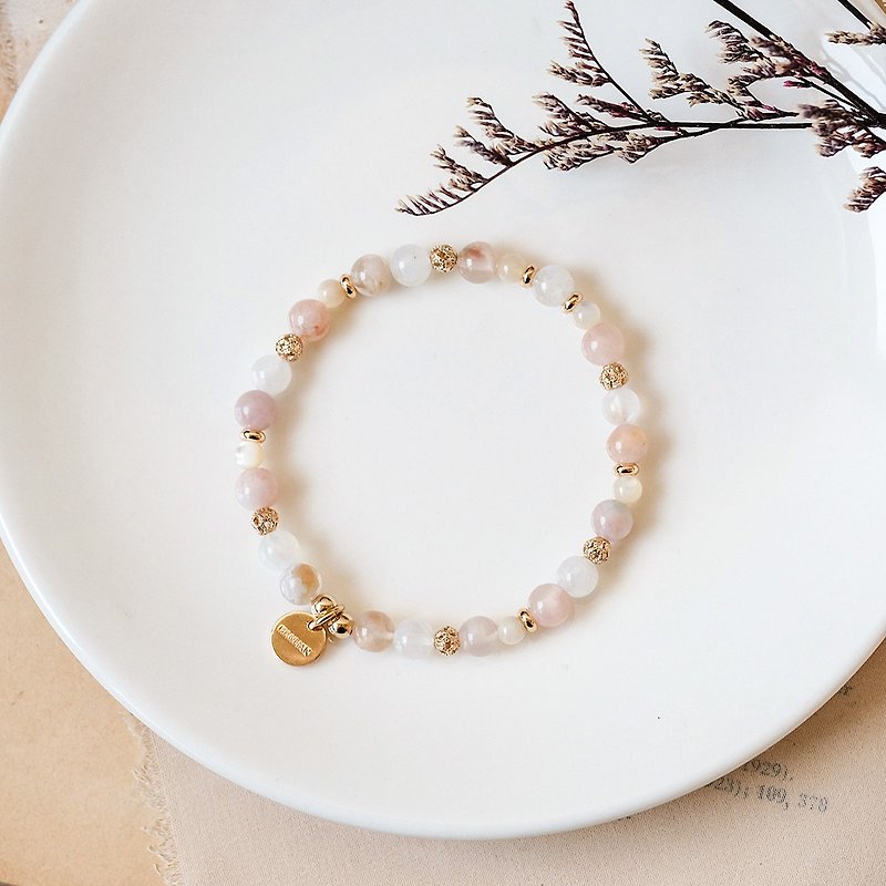 String Series Cherry Blossom Agate Moonstone Shell Bead Bracelet Ore Crystal - สร้อยข้อมือ - เครื่องเพชรพลอย สึชมพู