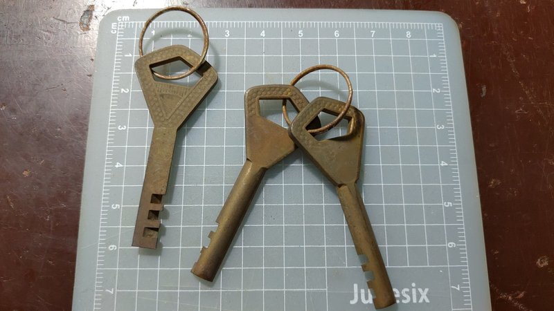早期古董鑰匙  銅製老鑰匙3支一標 - 鑰匙圈/鑰匙包 - 其他金屬 
