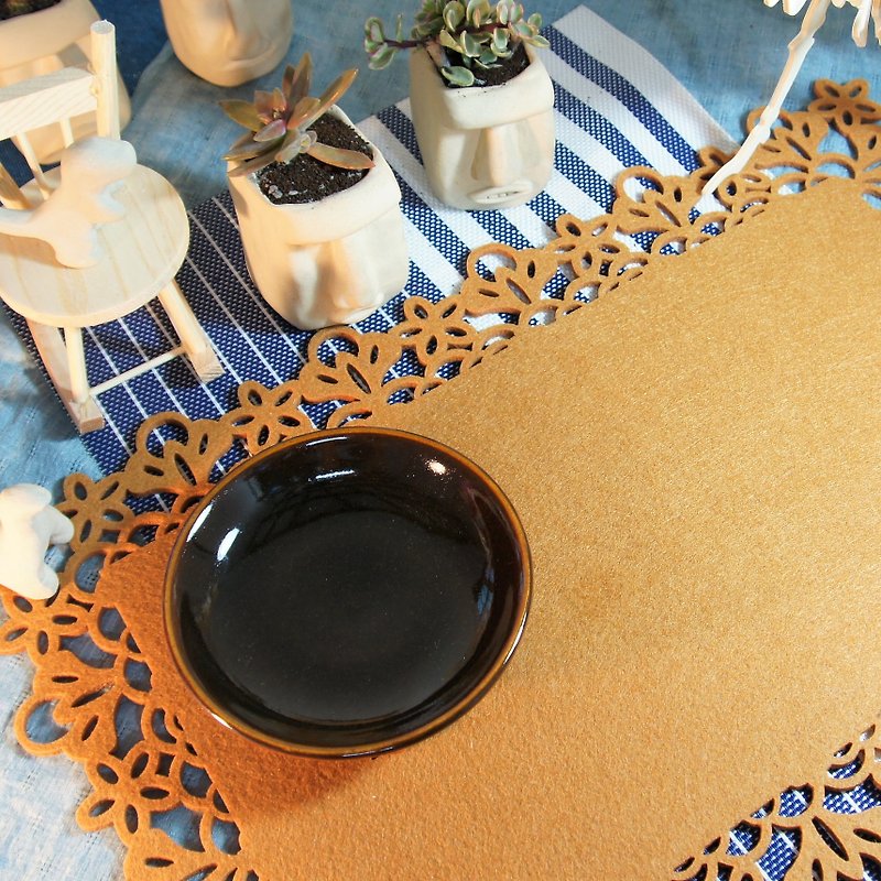 Black glaze tray, plate, dish plate, fruit plate, dessert plate - about 11.8 cm in diameter - จานเล็ก - ดินเผา สีดำ