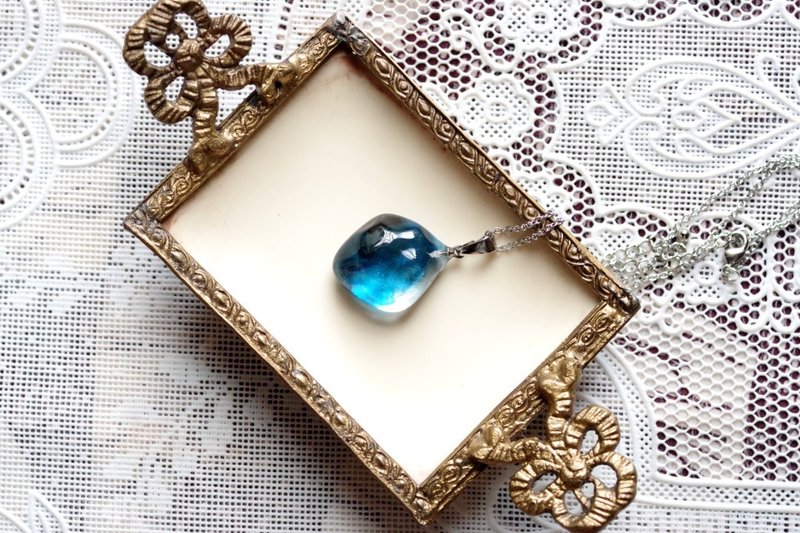 Resin Art Mineral Pendant - Someday's Requiem - Necklaces - Resin Blue