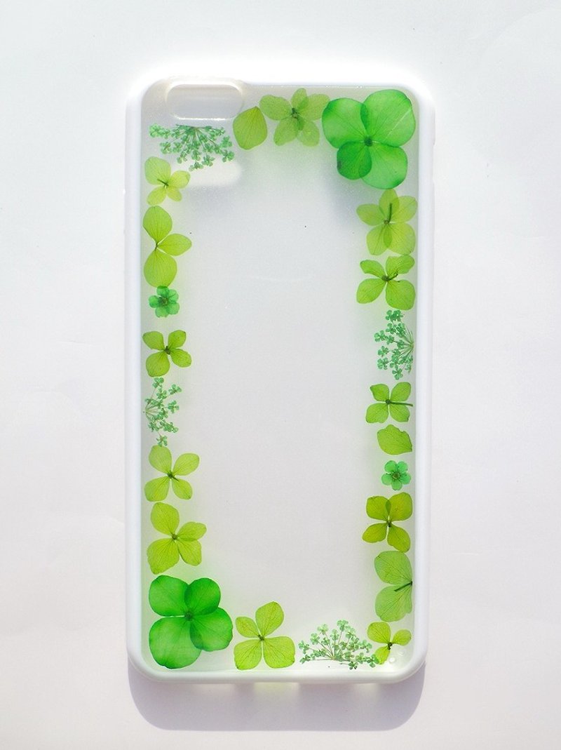 Handmade phone case, Pressed flowers phone case, Green Hydrangea - เคส/ซองมือถือ - พลาสติก สีเขียว