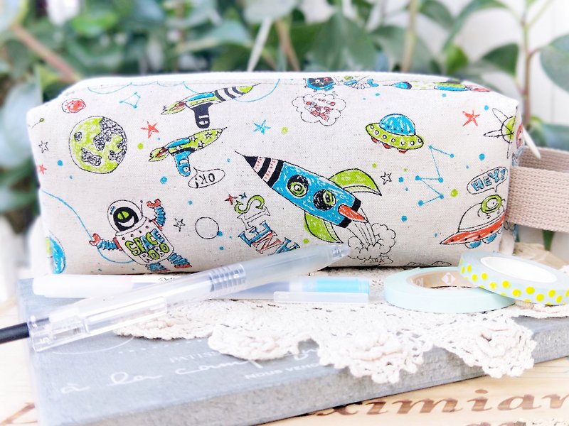 [Good day hand made] UFO rocket cloth for pencil bag cosmetic bag water bottle bag - Pencil Cases - Other Materials Multicolor