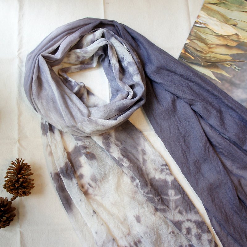 Plant dyed pure wool scarf-two-color asymmetric scarf - ผ้าพันคอถัก - ขนแกะ สีเทา