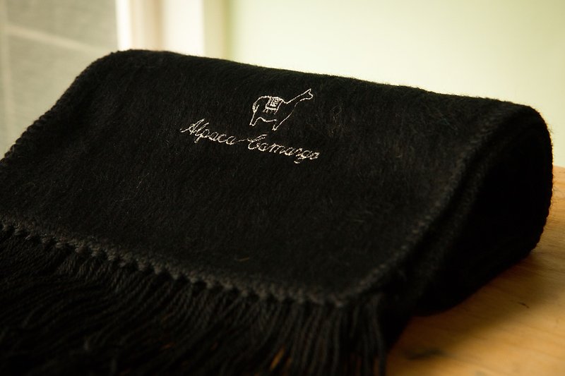 South American handmade alpaca scarf - narrow version (black)