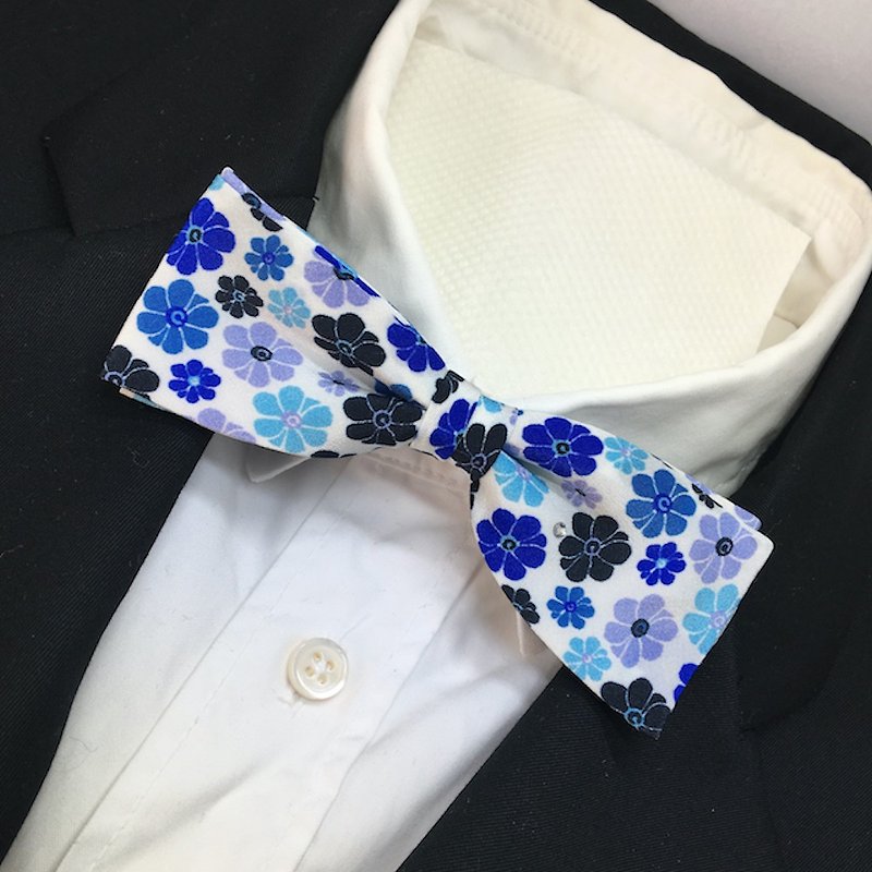 Floral stone bowtie butterfly - 蝶ネクタイ - シルク・絹 ブルー