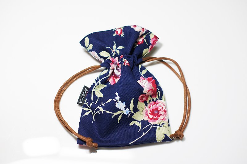 【AnnaNina】純手工 雙層 環保 束口袋 經典玫瑰 - 化妝袋/收納袋 - 棉．麻 