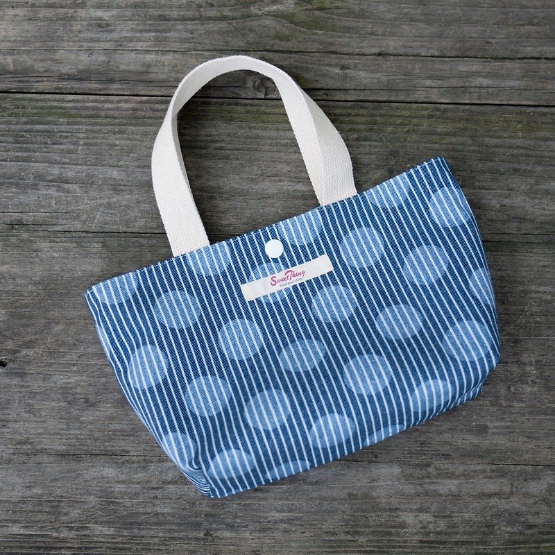 Dot Cowboy Blue Walk Bag - กระเป๋าถือ - ผ้าฝ้าย/ผ้าลินิน สีน้ำเงิน