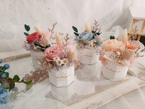 藍芯花藝 ‧ Lanshin Floral Studio 藍芯手作│擴香盆花・永生玫瑰花 畢業花束 生日禮物 母親節禮盒