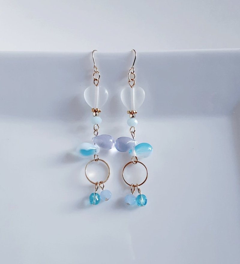 1ペアのみ ハート型キャッツアイとぷっくりしずくビーズのアクアブルー色ピアス 誕生日プレゼント アレルギー対応可能ピアスまたはイヤリングに変更可能 - 耳環/耳夾/耳骨夾 - 玻璃 藍色