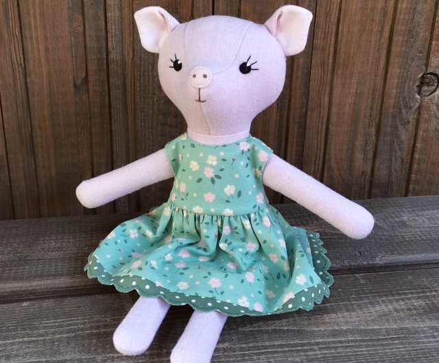 ピンクのブタの女の子、手作りのぬいぐるみ、ウールのぬいぐるみ ピンクのブタの女の子、手作りのぬいぐるみ、ウールのぬいぐるみ