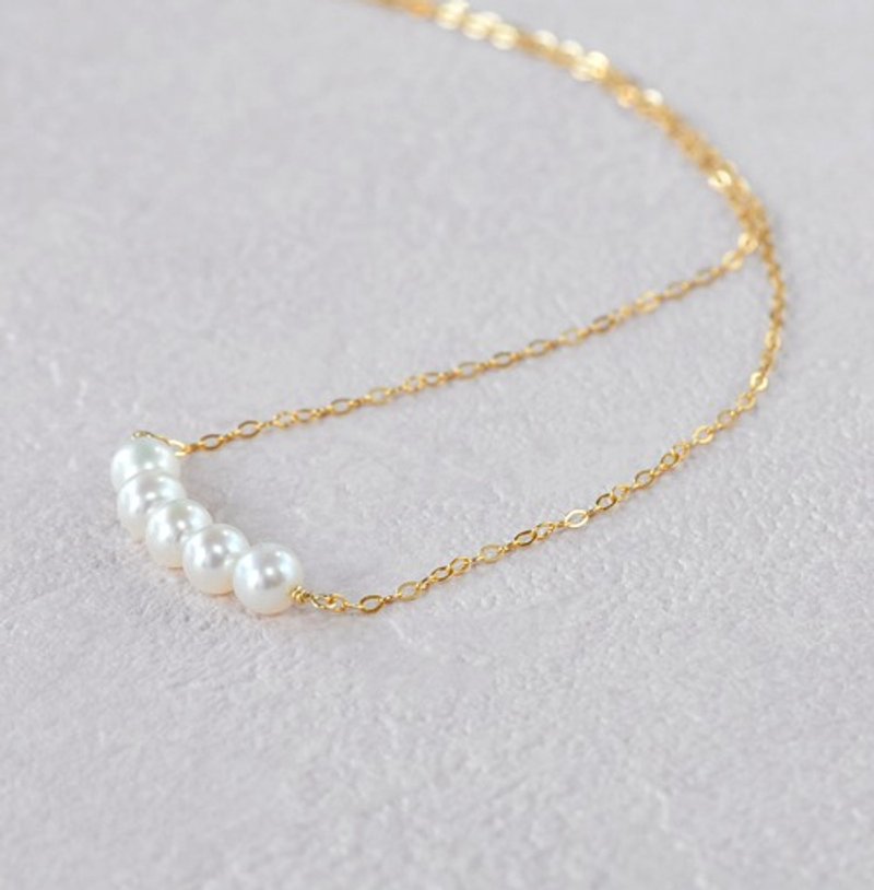 White pearl line necklace 14kgf - สร้อยคอ - เครื่องเพชรพลอย 