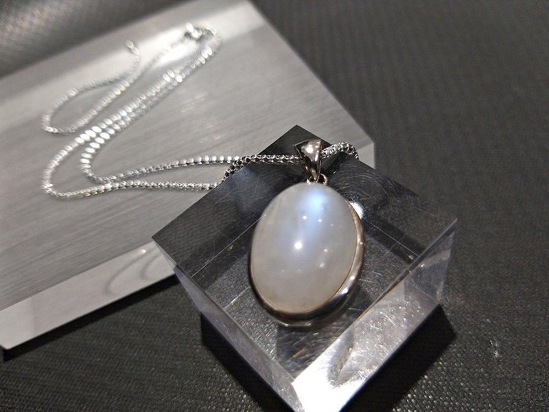 天然藍光月光石純銀吊墜 Moonstone Silver Pendant - 項鍊 - 寶石 白色