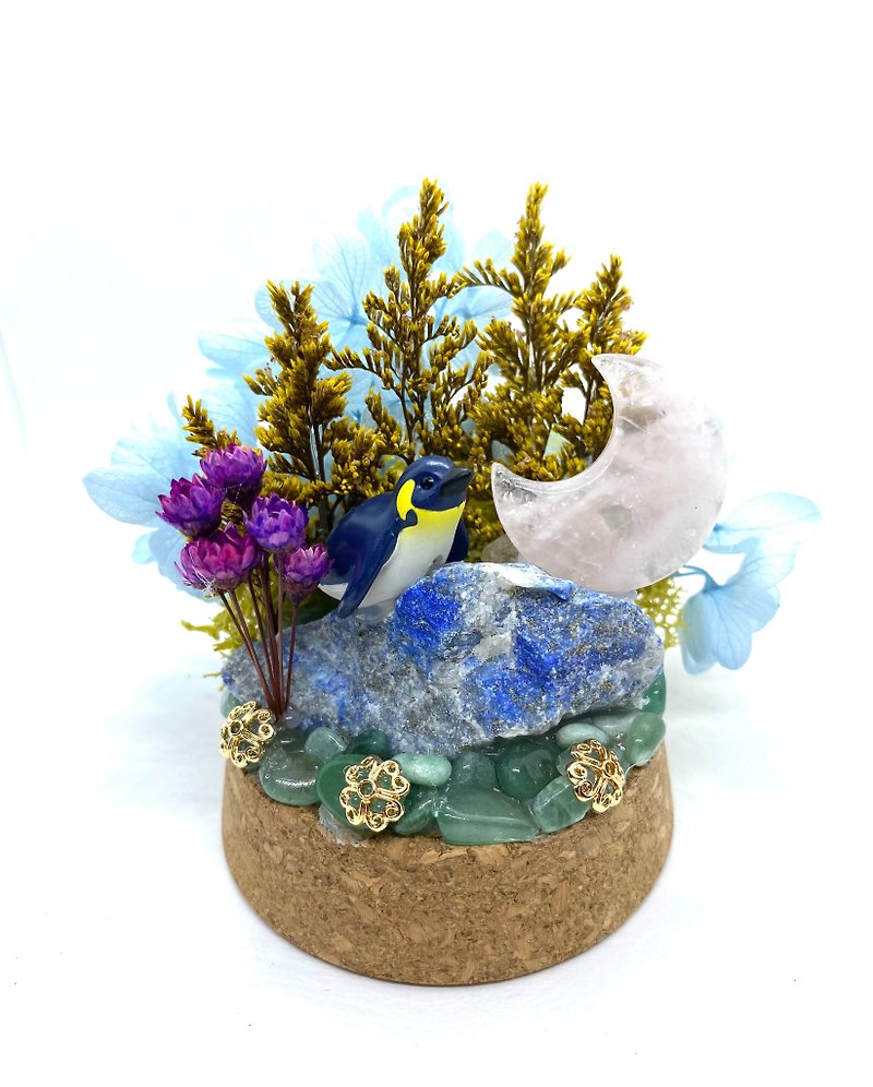 Underwater World-Penguins and Pink Crystal Moon/Lapis Lazuli-Doll/Crystal/Dried Flower Glass Cover Decoration - ของวางตกแต่ง - คริสตัล 