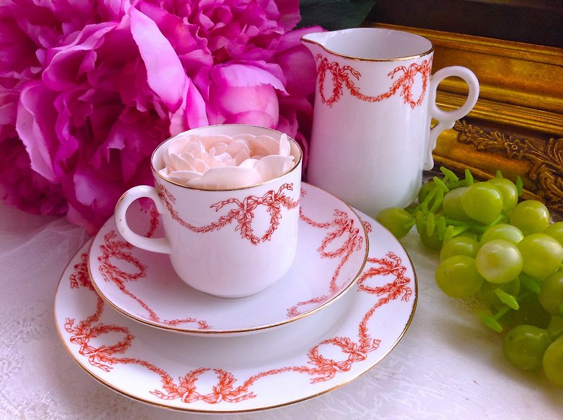 ♥ ♥ Annie crazy Antiquities British Royal Queen Aynsley bone china An Zili 1934 antique hand-painted flower cup coffee cup two groups ~ worth collecting - แก้วมัค/แก้วกาแฟ - เครื่องลายคราม 